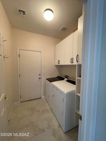 912 W Cork Oak Place, Oro Valley, AZ 85755