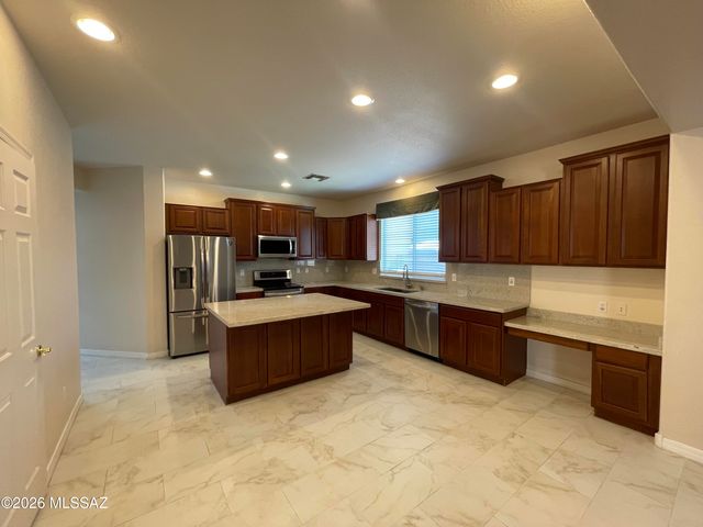 912 W Cork Oak Place, Oro Valley, AZ 85755