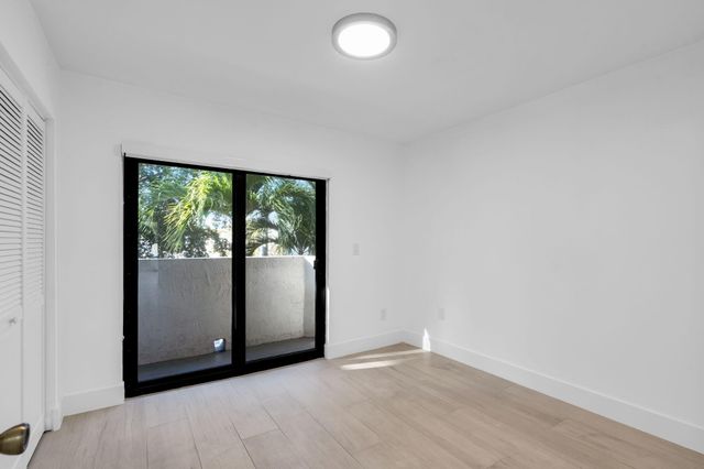 5750 Turin Street 206, Coral Gables, FL 33146