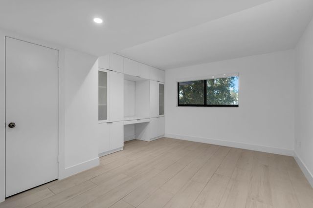 5750 Turin Street 206, Coral Gables, FL 33146