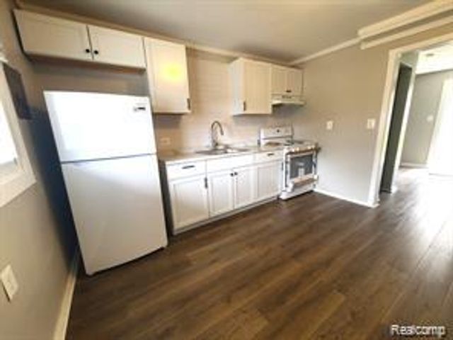 32655 Grand Traverse Street, Westland, MI 48186