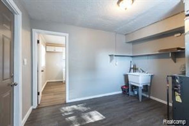 32655 Grand Traverse Street, Westland, MI 48186