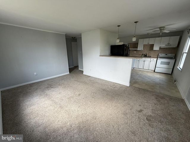 38 HILLDALE RD, Dover, DE 19901