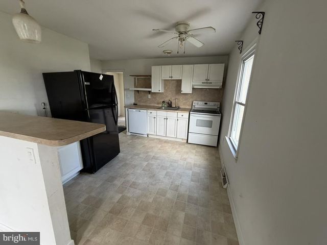 38 HILLDALE RD, Dover, DE 19901