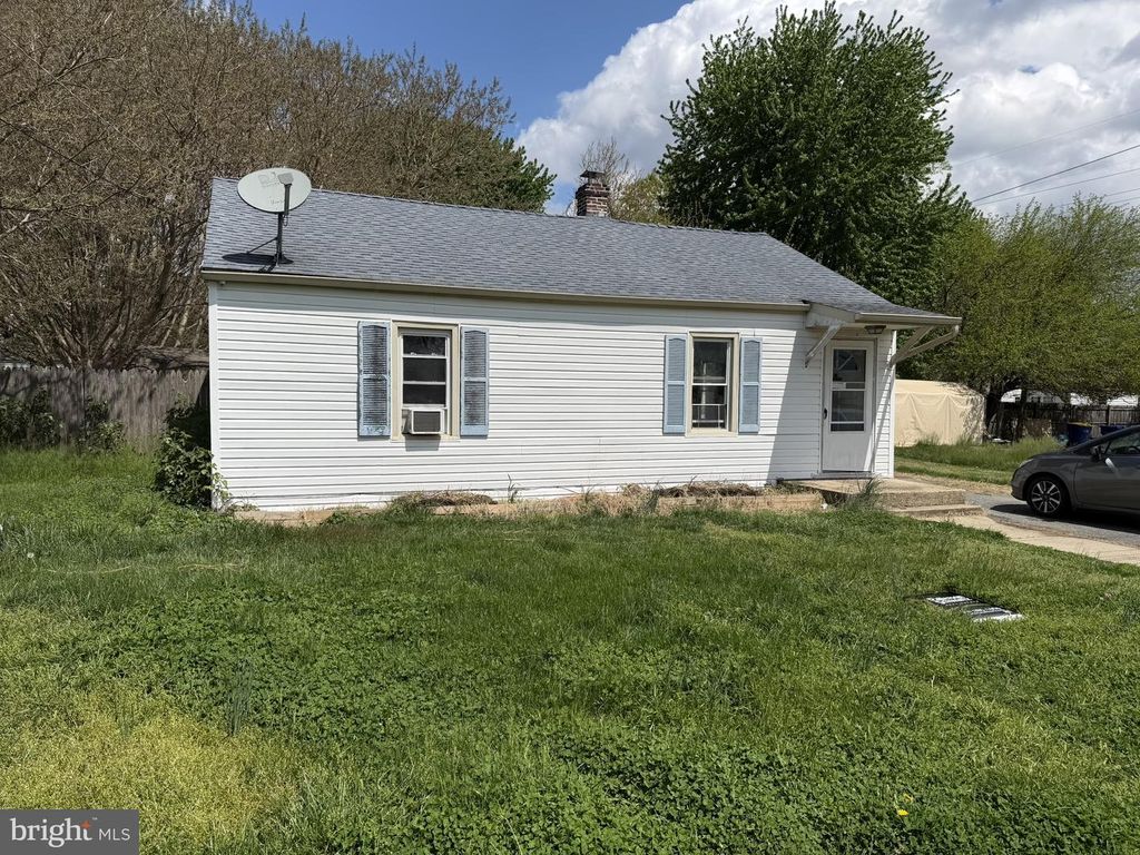 38 HILLDALE RD, Dover, DE 19901