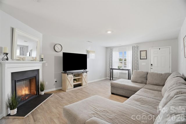 1347 Mifflin Lane, Dallas, NC 28034