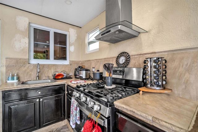 11245 SW 155th Ln, Miami, FL 33157