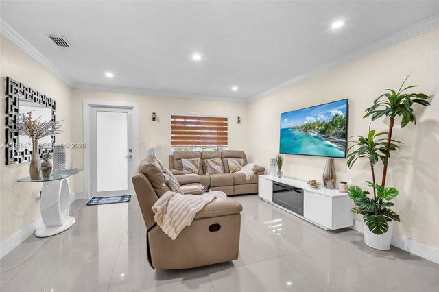 11245 SW 155th Ln, Miami, FL 33157