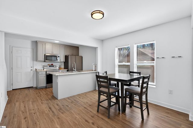 100 Parkstone Dr, Greenville, SC 29609