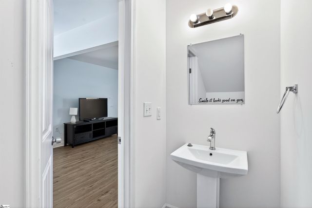 100 Parkstone Dr, Greenville, SC 29609