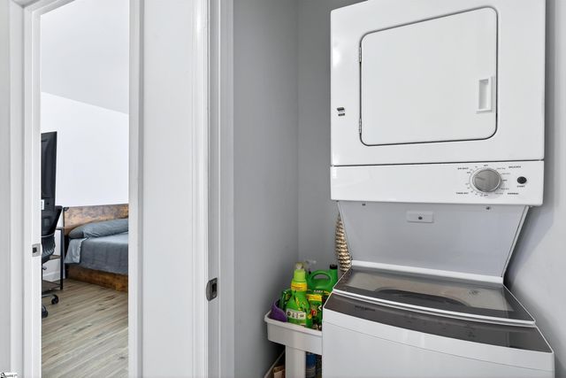 100 Parkstone Dr, Greenville, SC 29609