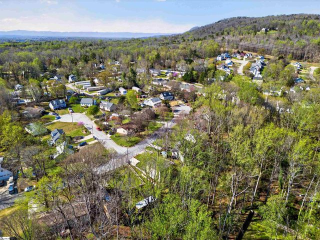 100 Parkstone Dr, Greenville, SC 29609