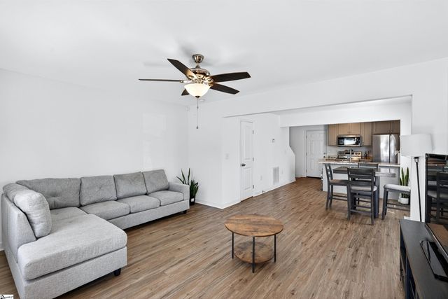 100 Parkstone Dr, Greenville, SC 29609