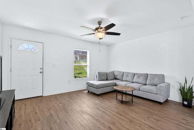 100 Parkstone Dr, Greenville, SC 29609