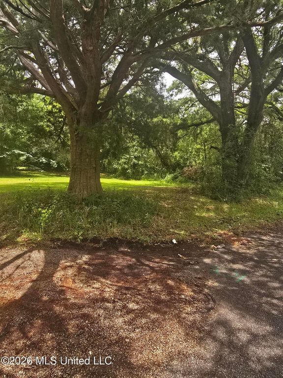 Jamestown Road, Moss Point, MS 39563