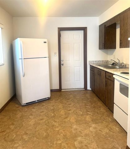 1438 E 1ST AVENUE, Mount Dora, FL 32757