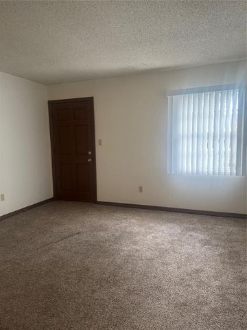 1438 E 1ST AVENUE, Mount Dora, FL 32757