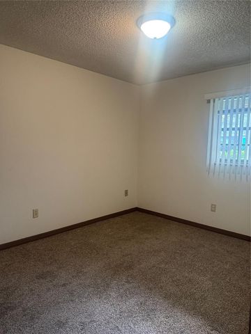 1438 E 1ST AVENUE, Mount Dora, FL 32757