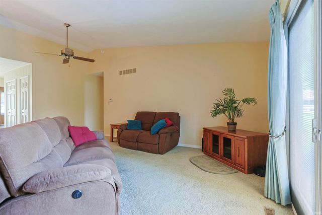 1870 St Michaels Court, South Bend, IN 46614