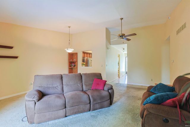 1870 St Michaels Court, South Bend, IN 46614