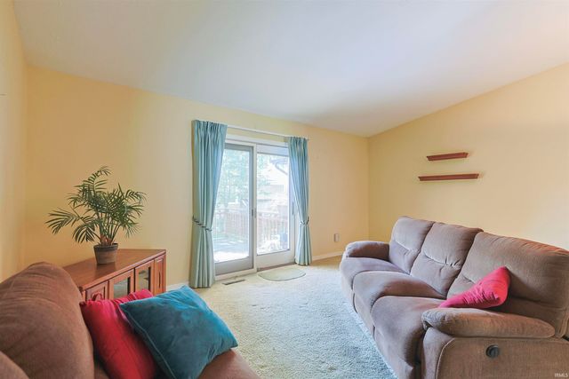 1870 St Michaels Court, South Bend, IN 46614