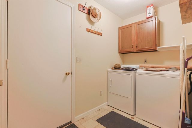 1870 St Michaels Court, South Bend, IN 46614