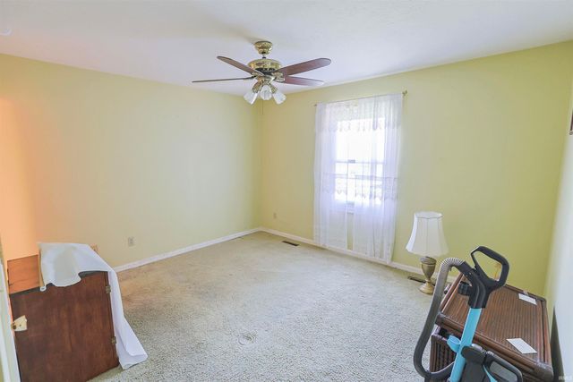 1870 St Michaels Court, South Bend, IN 46614