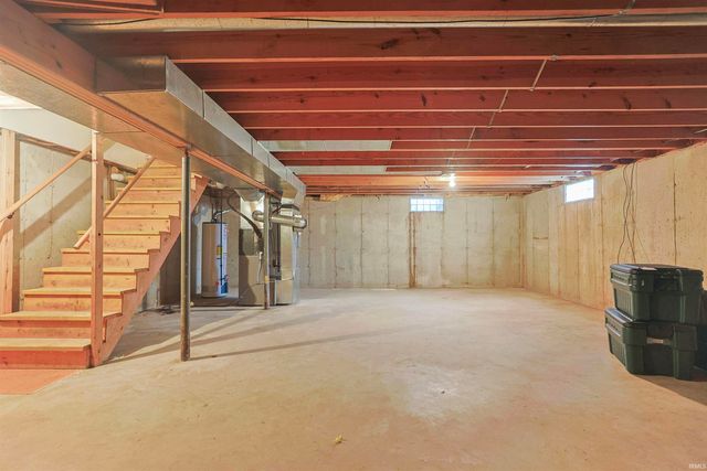 1870 St Michaels Court, South Bend, IN 46614