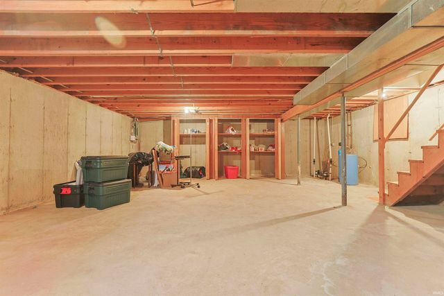 1870 St Michaels Court, South Bend, IN 46614