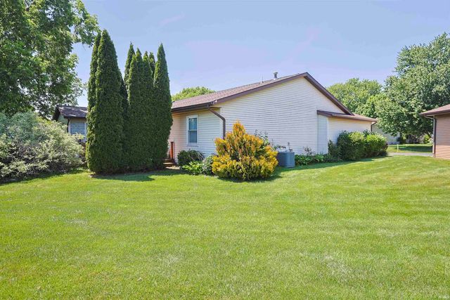 1870 St Michaels Court, South Bend, IN 46614