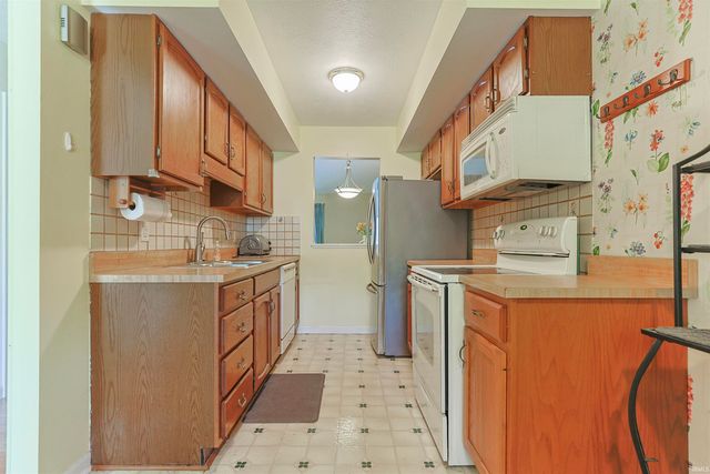 1870 St Michaels Court, South Bend, IN 46614