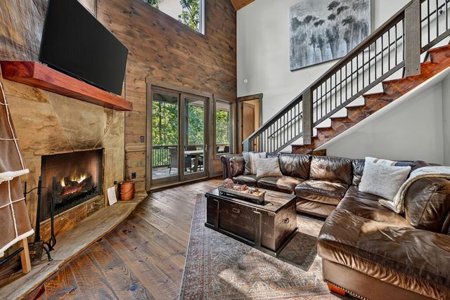 199 Hiawatha Trail N, Blue Ridge, GA 30513