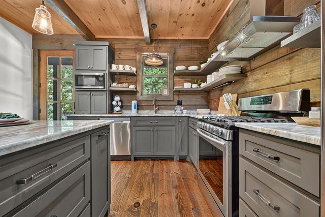 199 Hiawatha Trail N, Blue Ridge, GA 30513