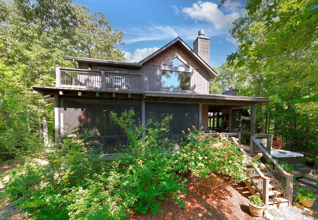 199 Hiawatha Trail N, Blue Ridge, GA 30513