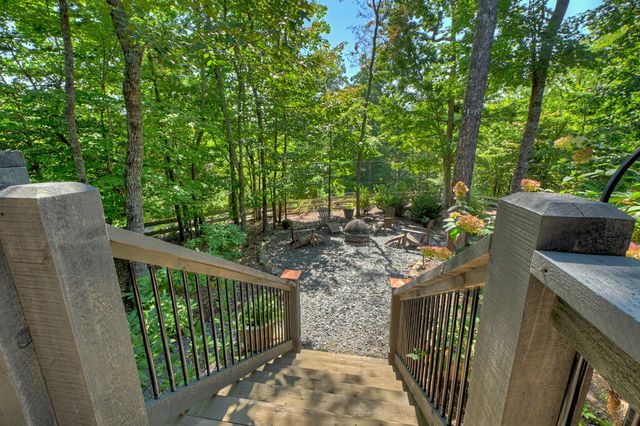 199 Hiawatha Trail N, Blue Ridge, GA 30513