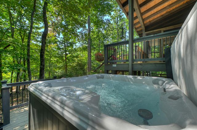 199 Hiawatha Trail N, Blue Ridge, GA 30513