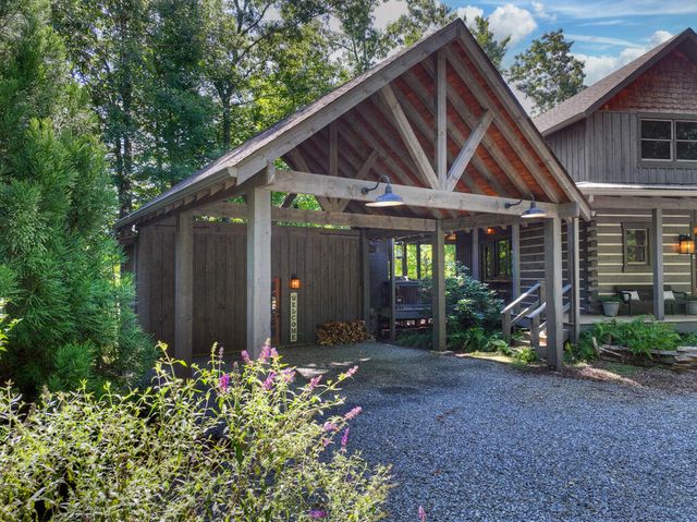 199 Hiawatha Trail N, Blue Ridge, GA 30513