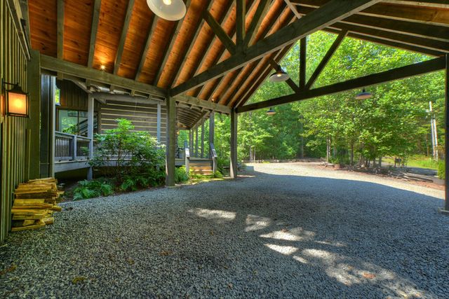 199 Hiawatha Trail N, Blue Ridge, GA 30513