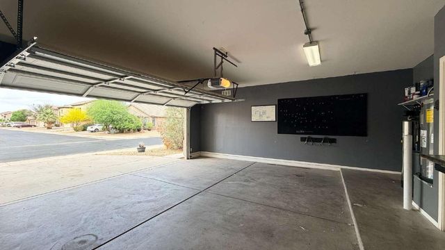 18175 N COOK Drive, Maricopa, AZ 85138