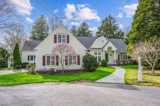 81 Osterville-West Barnstable Rd, Barnstable, MA 02655
