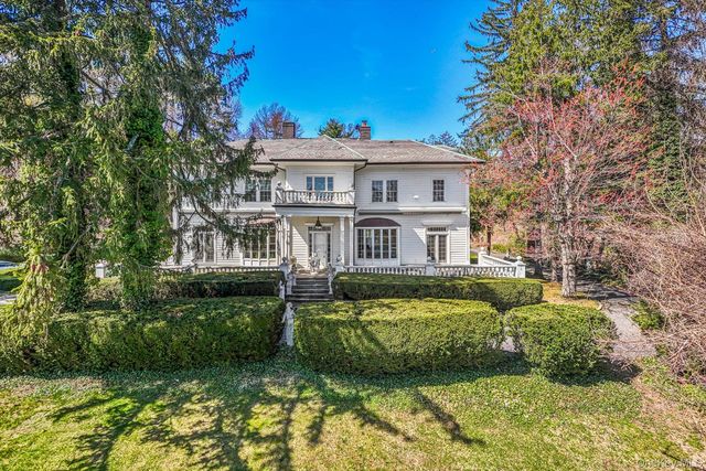 365 E Shore Road, Kings Point, NY 11023
