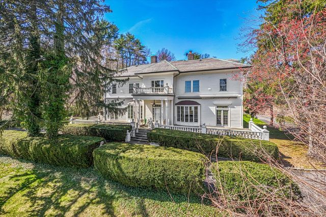 365 E Shore Road, Kings Point, NY 11023