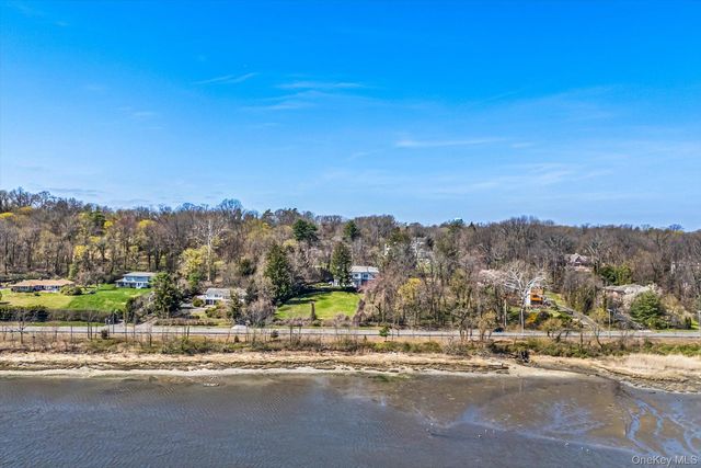 365 E Shore Road, Kings Point, NY 11023
