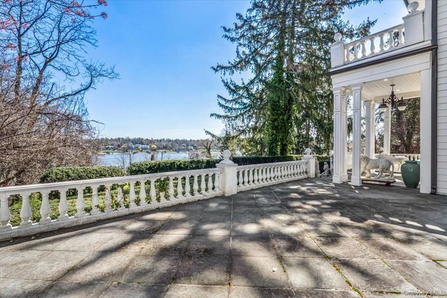365 E Shore Road, Kings Point, NY 11023