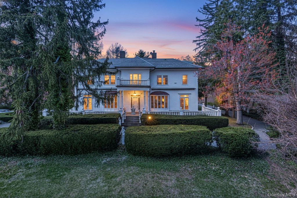 365 E Shore Road, Kings Point, NY 11023