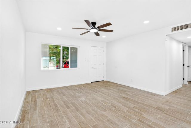 6624 W Columbus Avenue, Phoenix, AZ 85033