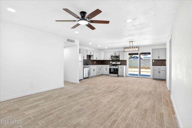 6624 W Columbus Avenue, Phoenix, AZ 85033
