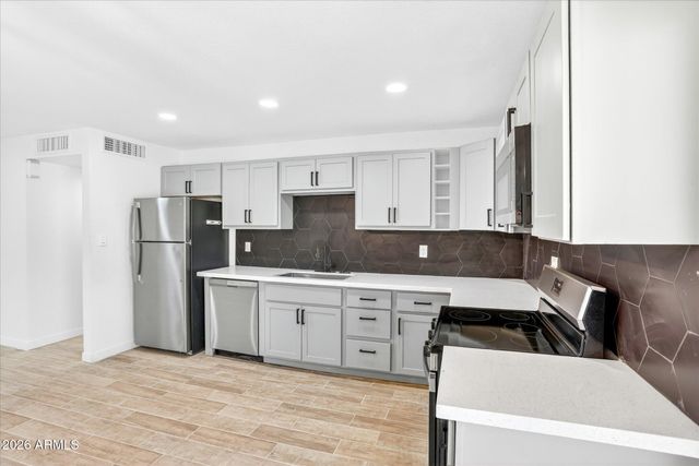 6624 W Columbus Avenue, Phoenix, AZ 85033