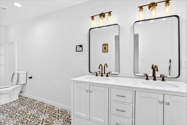 6624 W Columbus Avenue, Phoenix, AZ 85033
