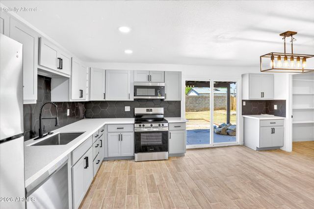 6624 W Columbus Avenue, Phoenix, AZ 85033